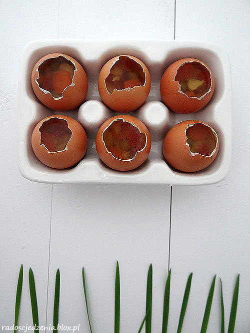 Galaretki z kurczakiem w kształcie jajek
