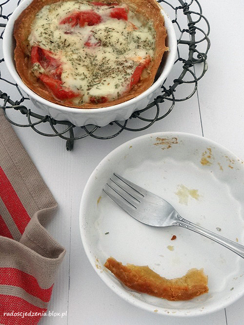 Tarta z pomidorami i mozzarellą